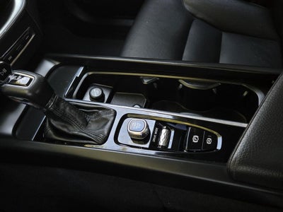 2018 Volvo XC60 Momentum