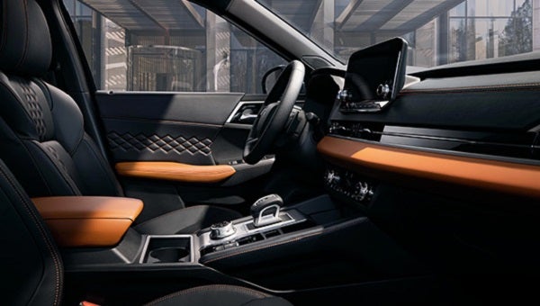 2023 Outlander Interior | Don Herring Irving Mitsubishi in Irving TX