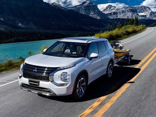 2023 Mitsubishi Outlander towing